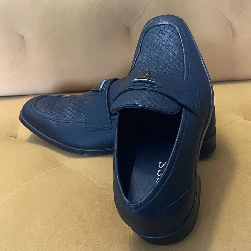 Guess men’s loafers